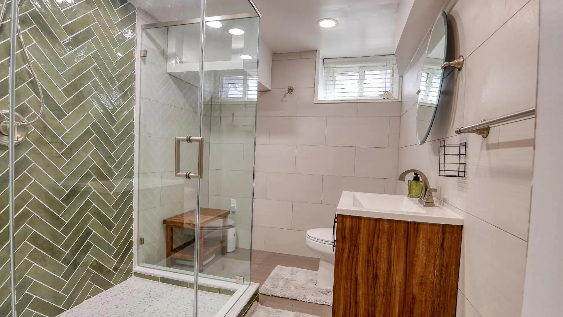 4 Bedroom, 2 Bath, King Beds, Outdoor Space, Grill, Free Parking, Nice Area 0*, 뉴욕 미국
