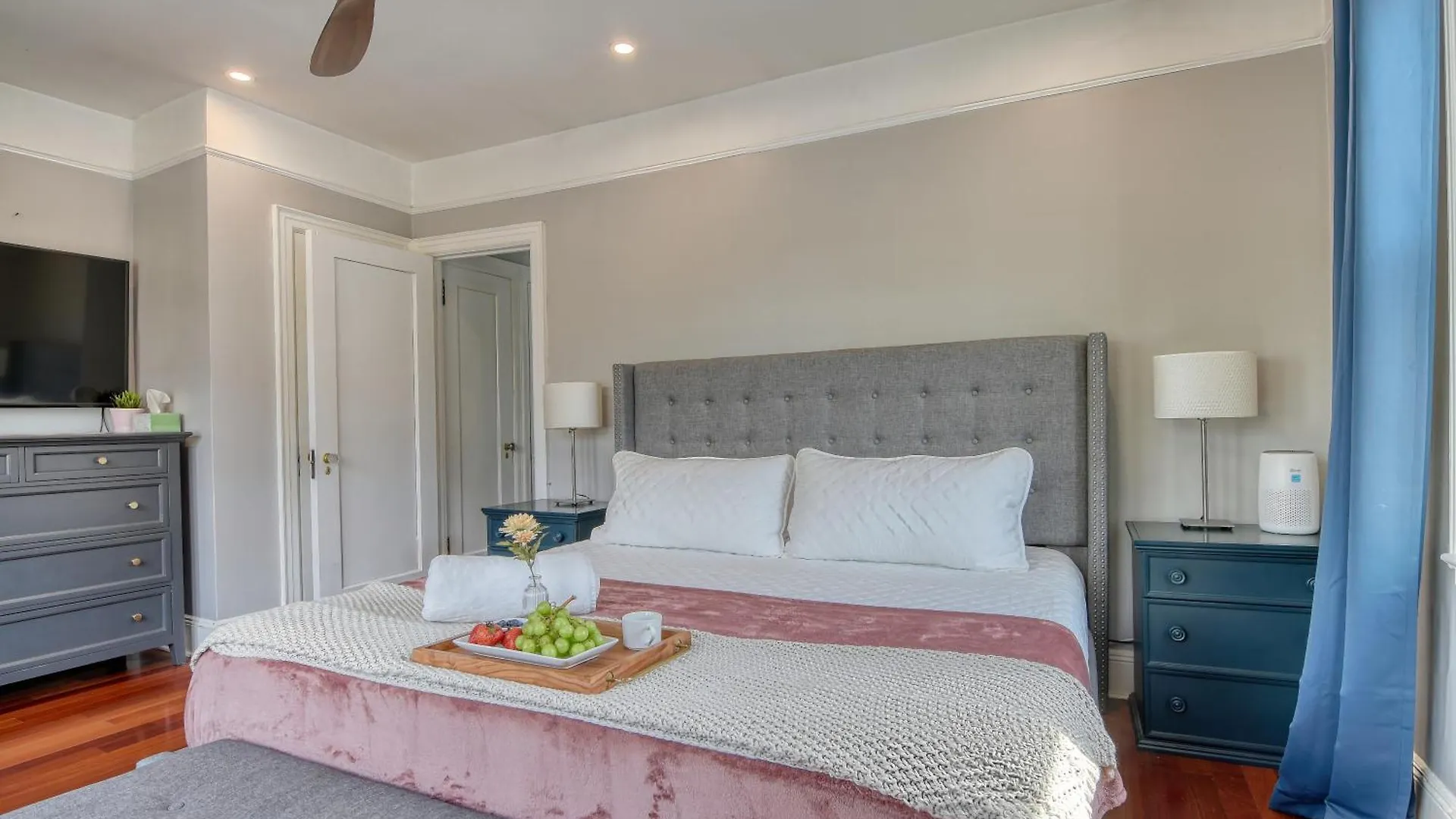 4 Bedroom, 2 Bath, King Beds, Outdoor Space, Grill, Free Parking, Nice Area 뉴욕