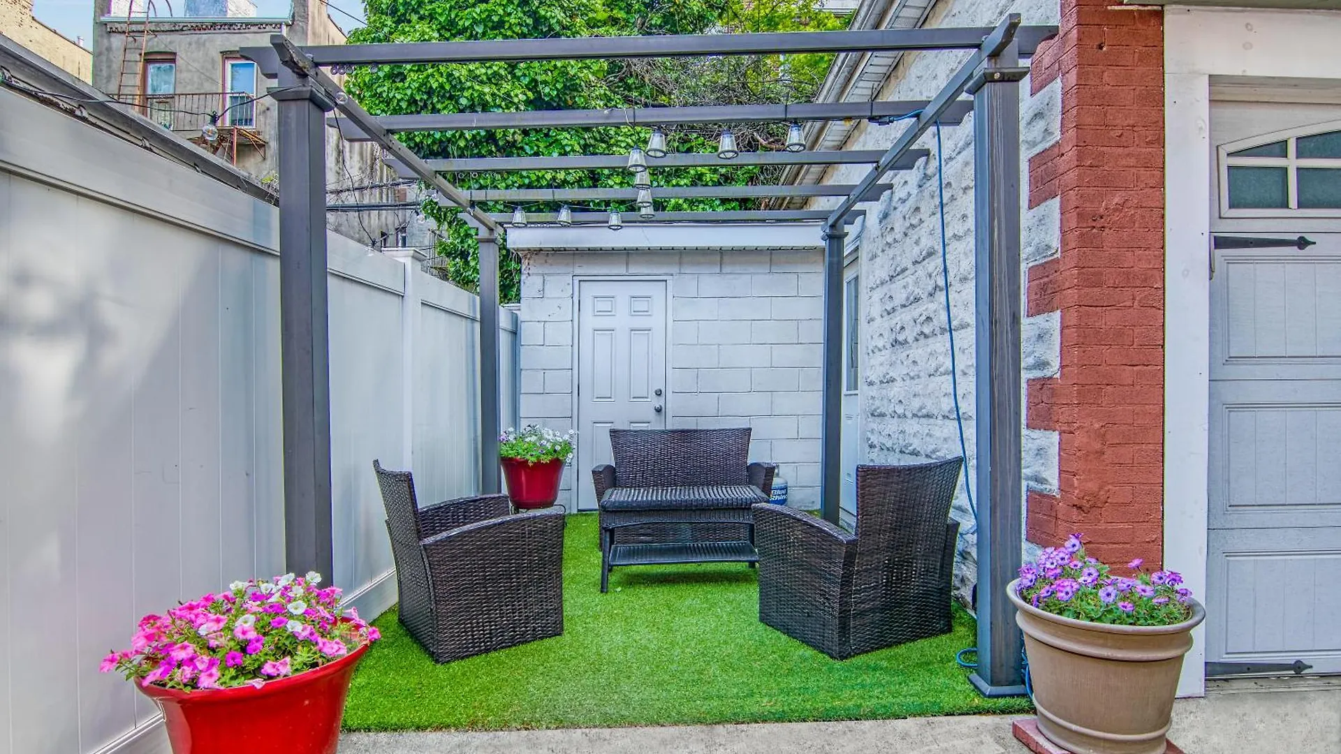 4 Bedroom, 2 Bath, King Beds, Outdoor Space, Grill, Free Parking, Nice Area 別荘